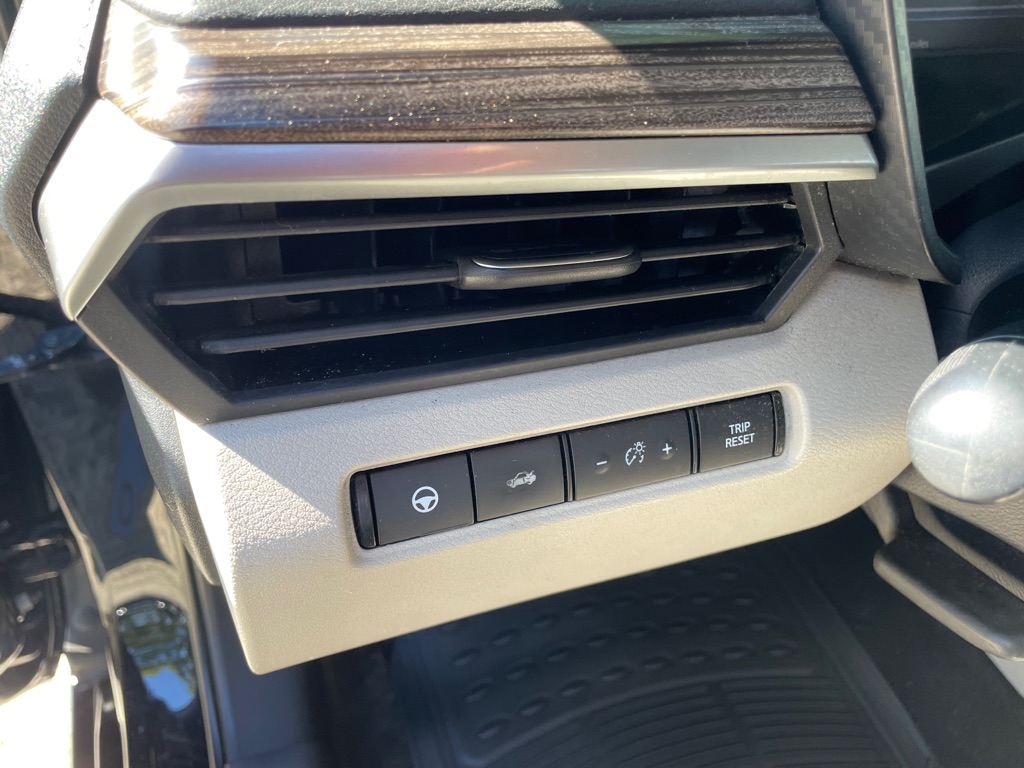 Photo 13 of this NISSAN ALTIMA