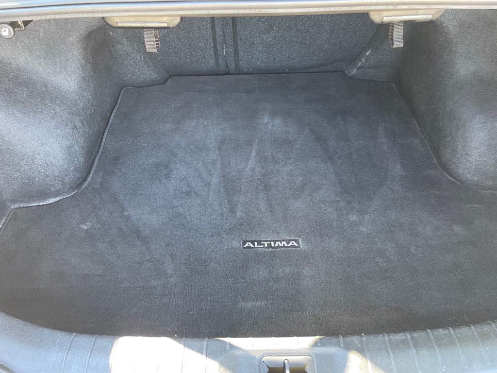 Photo 17 of this NISSAN ALTIMA