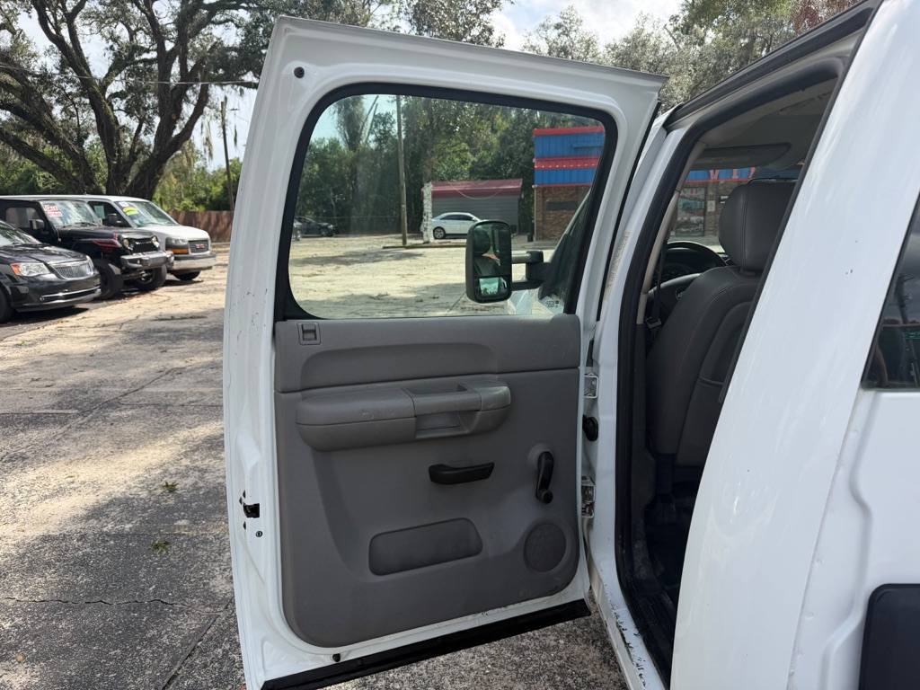 Photo 19 of this CHEVROLET SILVERADO 3500