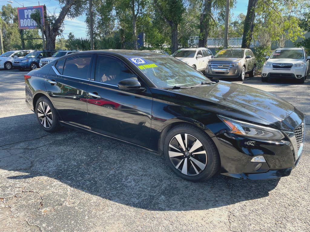 Photo 2 of this NISSAN ALTIMA