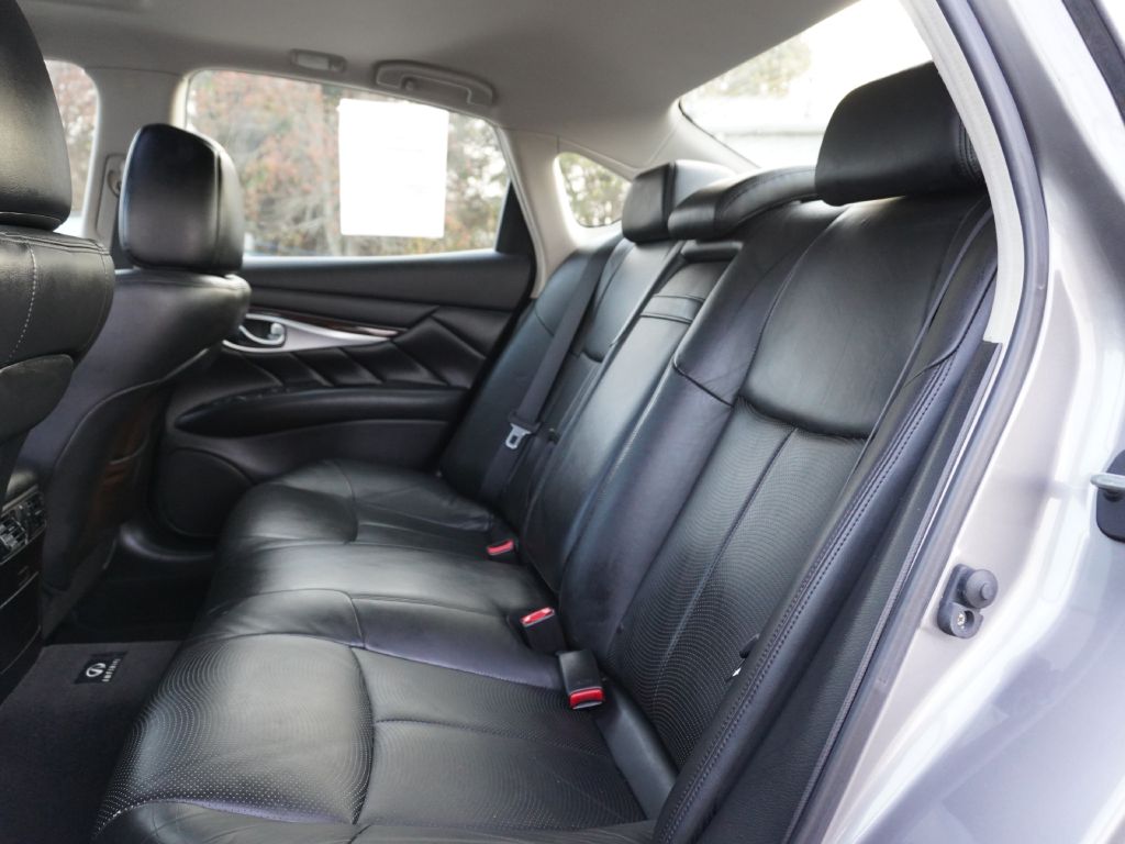 INFINITI M37 2011 INFINITI M37 JN1BY1AP3BM325663