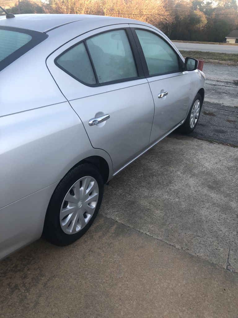 Photo 3 of this NISSAN VERSA