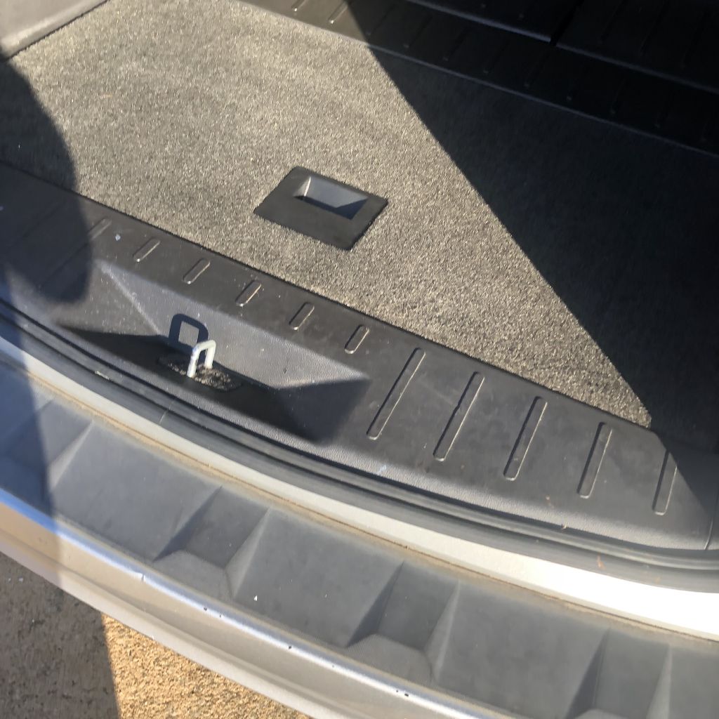 Photo 5 of this CHEVROLET EQUINOX