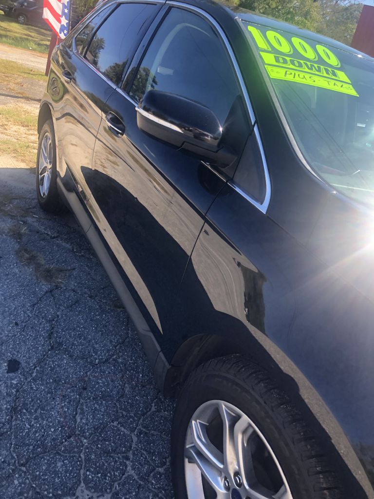 Photo 2 of this FORD EDGE TITANIUM