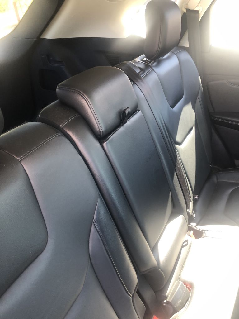 Photo 3 of this FORD EDGE TITANIUM