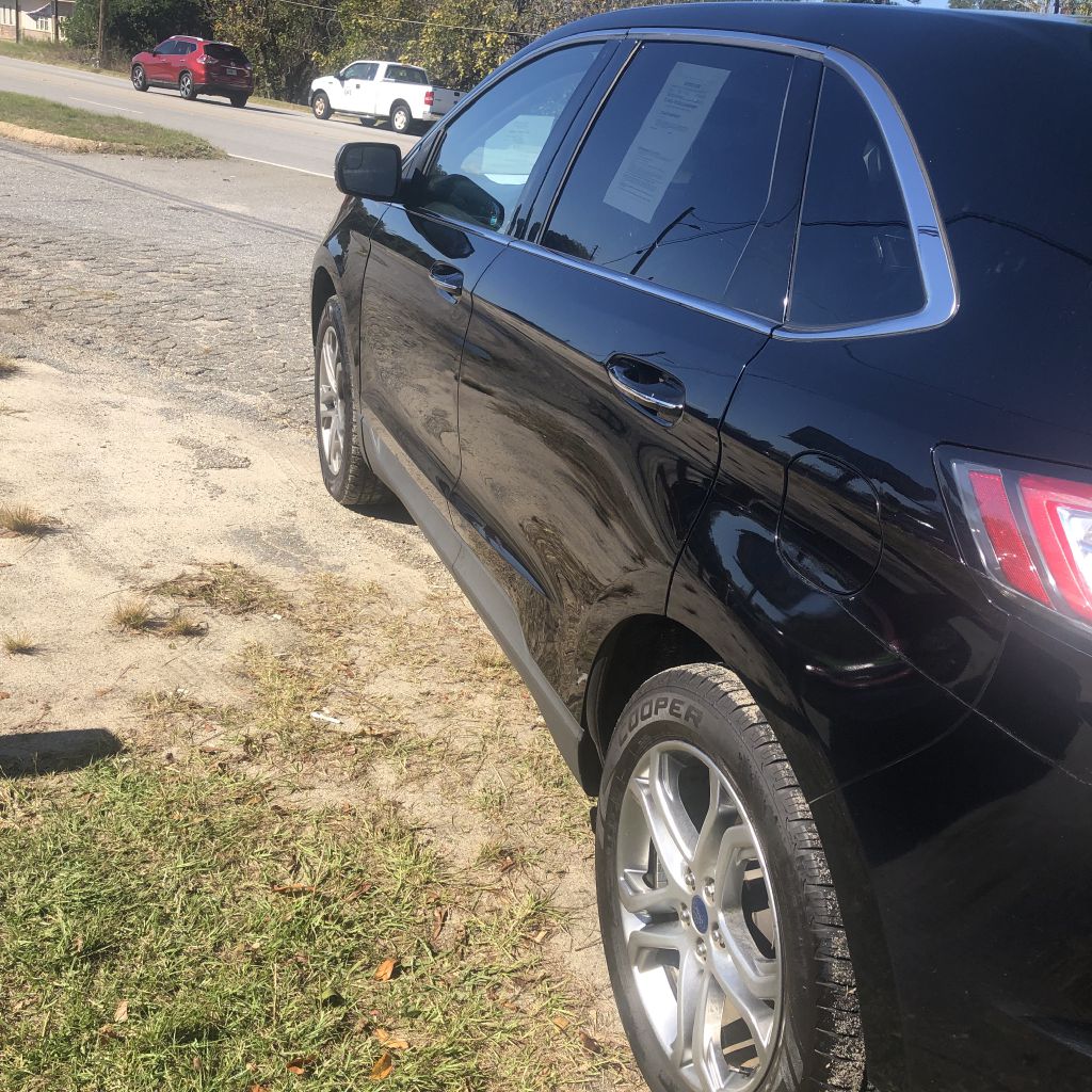 Photo 6 of this FORD EDGE TITANIUM