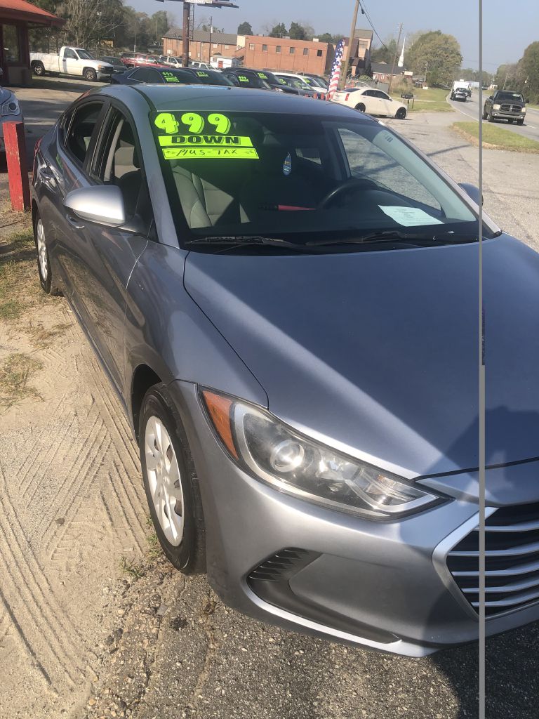 Photo 4 of this HYUNDAI ELANTRA