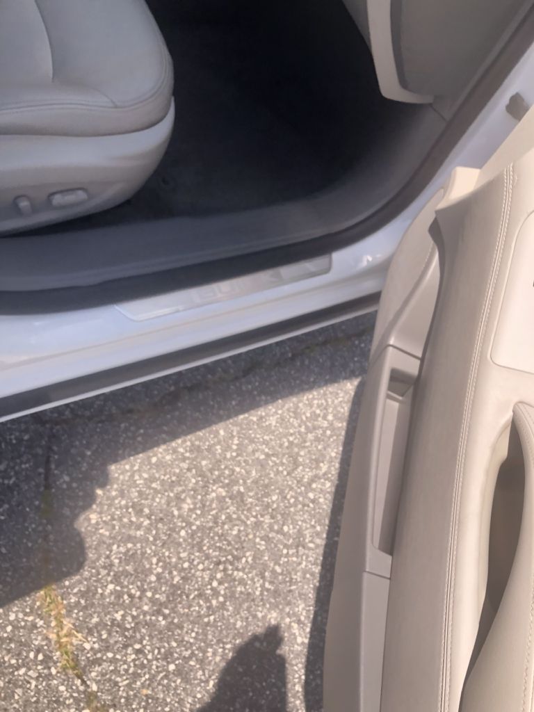 Photo 4 of this BUICK LACROSSE