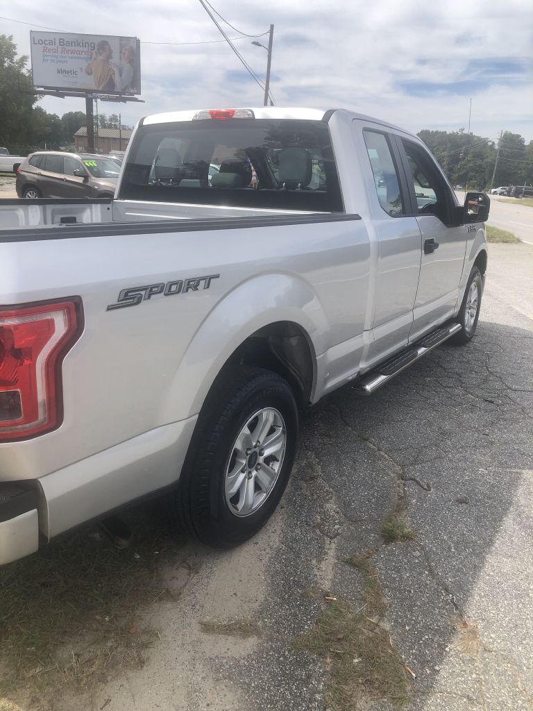 Photo 2 of this FORD F150 XL