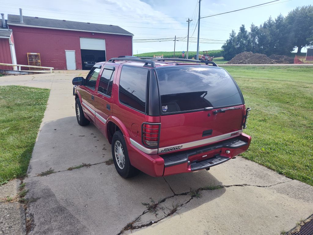Photo 2 of this GMC JIMMY