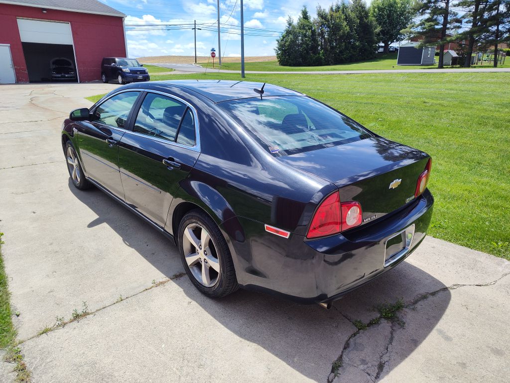 Photo 2 of this CHEVROLET MALIBU