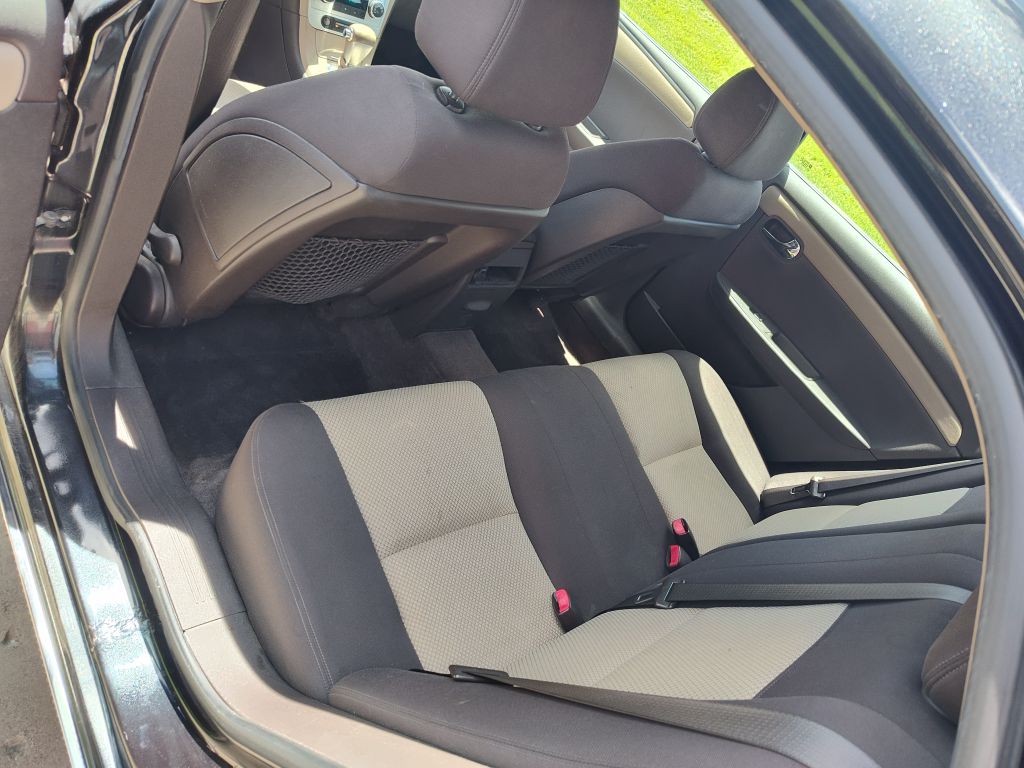Photo 6 of this CHEVROLET MALIBU