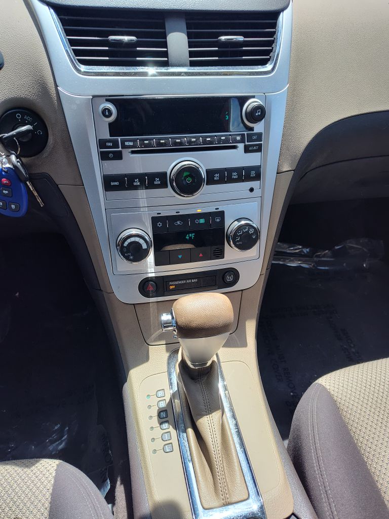 Photo 8 of this CHEVROLET MALIBU