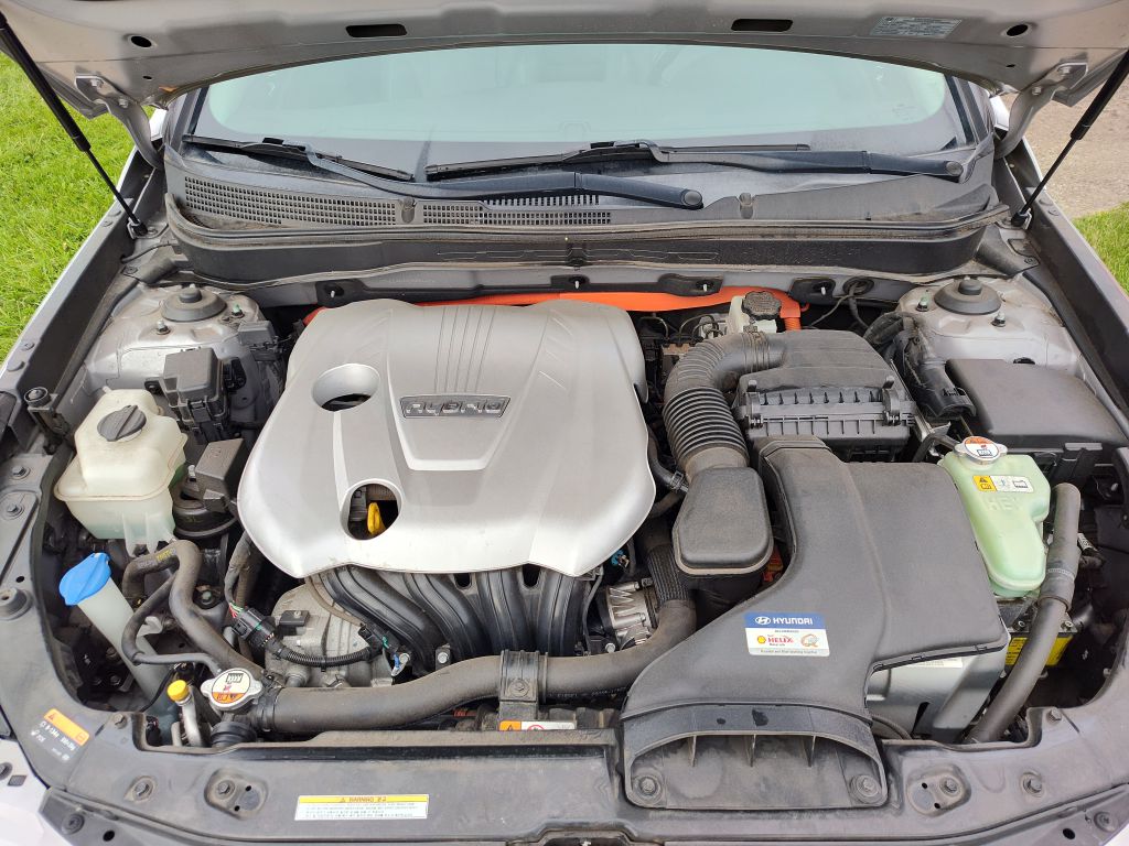 Photo 9 of this HYUNDAI SONATA