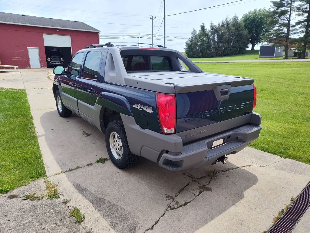 Photo 2 of this CHEVROLET AVALANCHE