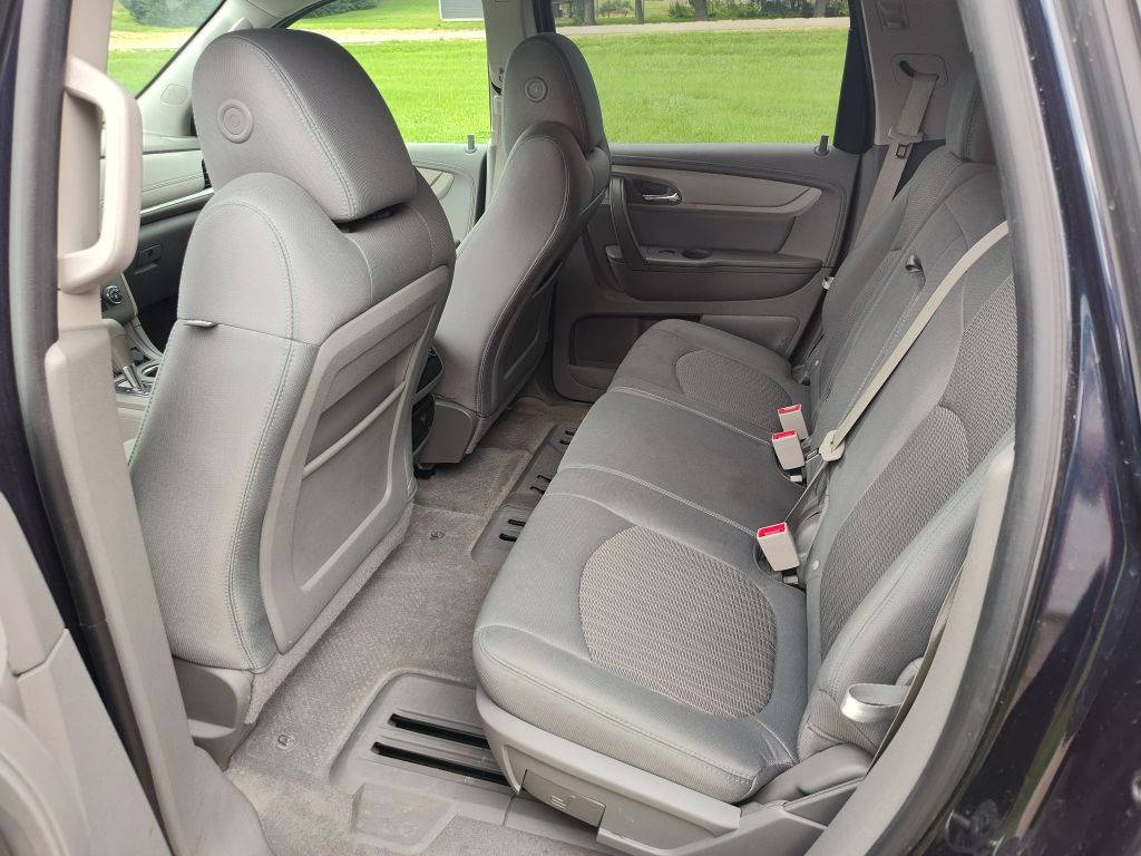 Photo 6 of this CHEVROLET TRAVERSE