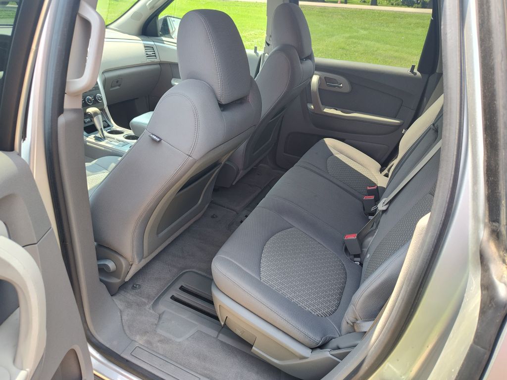 Photo 6 of this CHEVROLET TRAVERSE