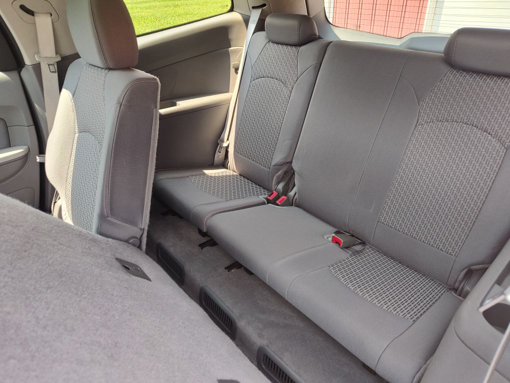 Photo 7 of this CHEVROLET TRAVERSE