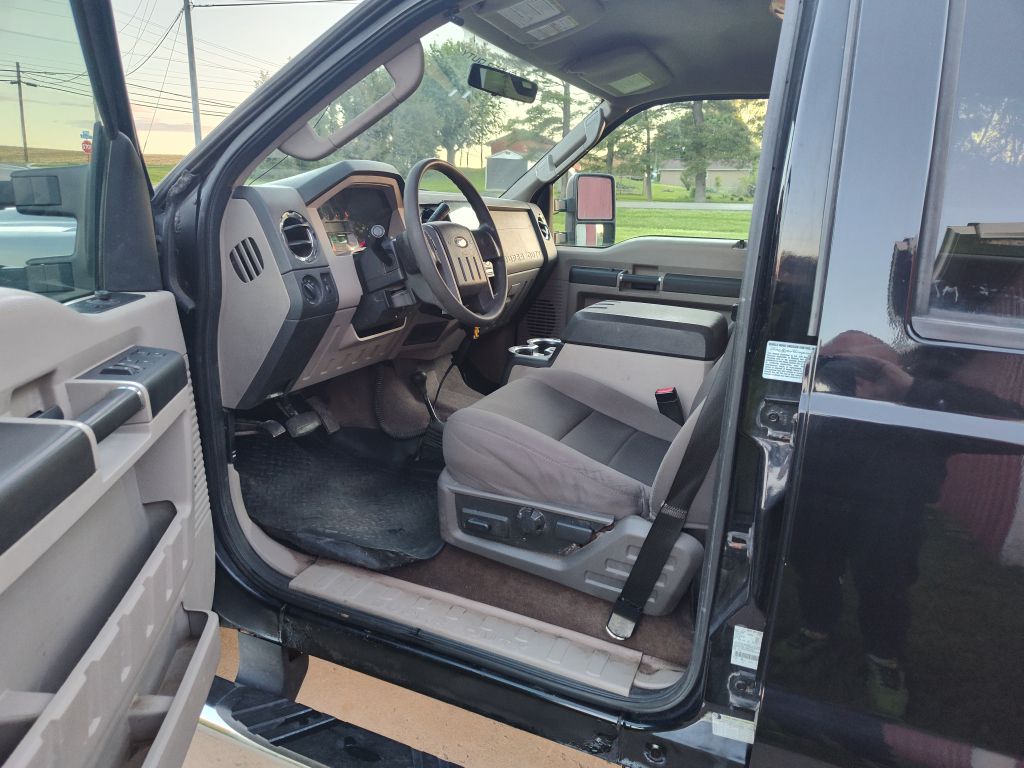 Photo 5 of this FORD F350