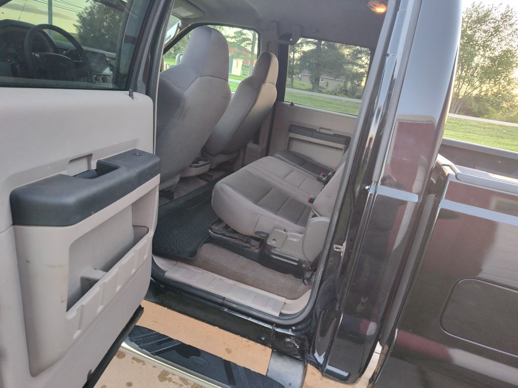 Photo 6 of this FORD F350