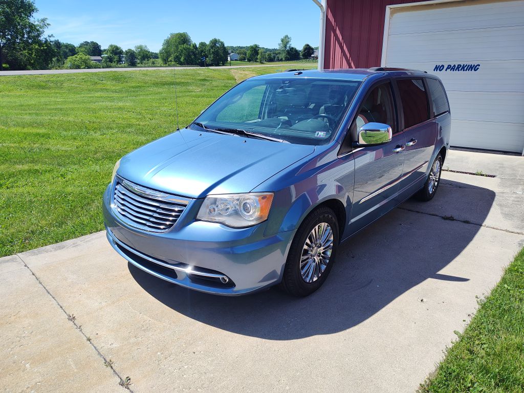 2011 CHRYSLER TOWN & COUNTRY