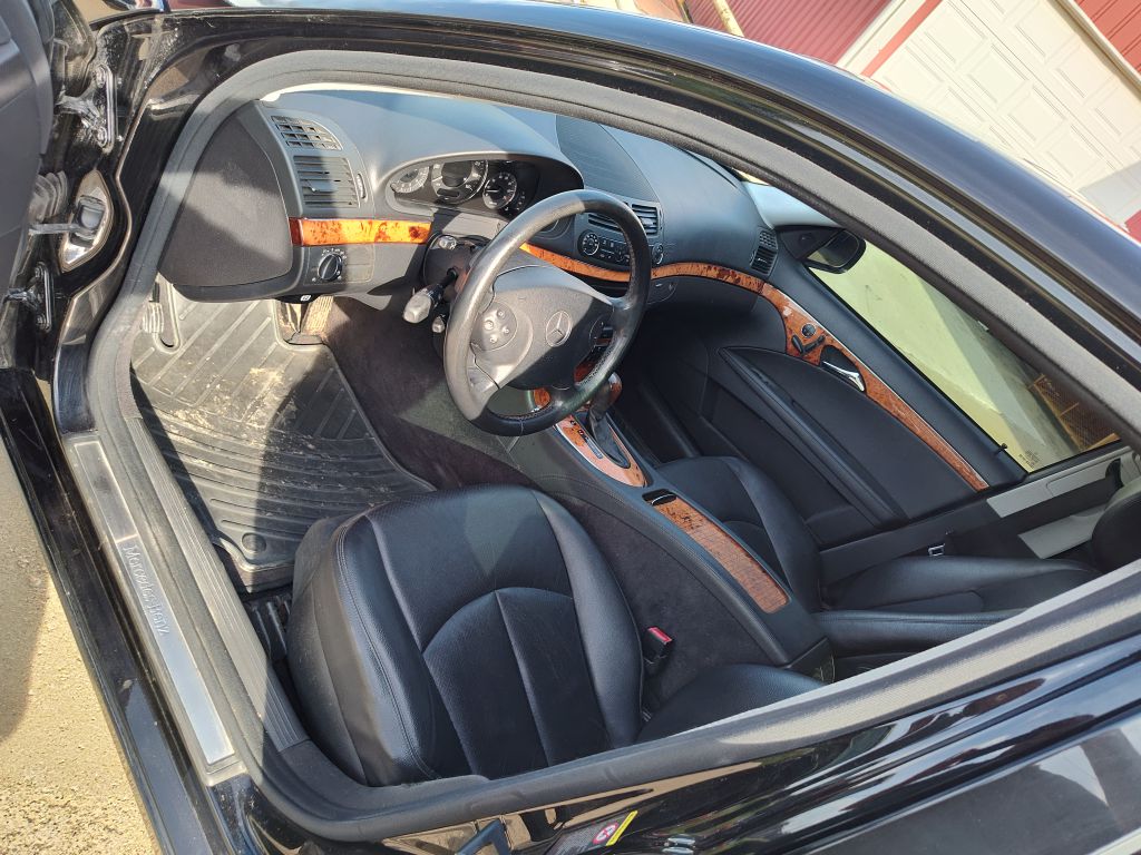 Photo 5 of this MERCEDES-BENZ E-CLASS