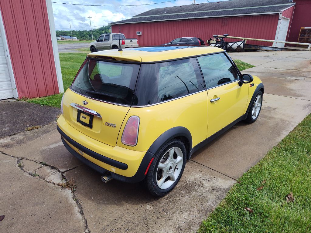 Photo 3 of this MINI COOPER
