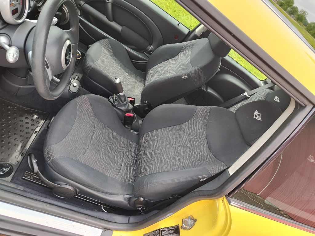 Photo 5 of this MINI COOPER