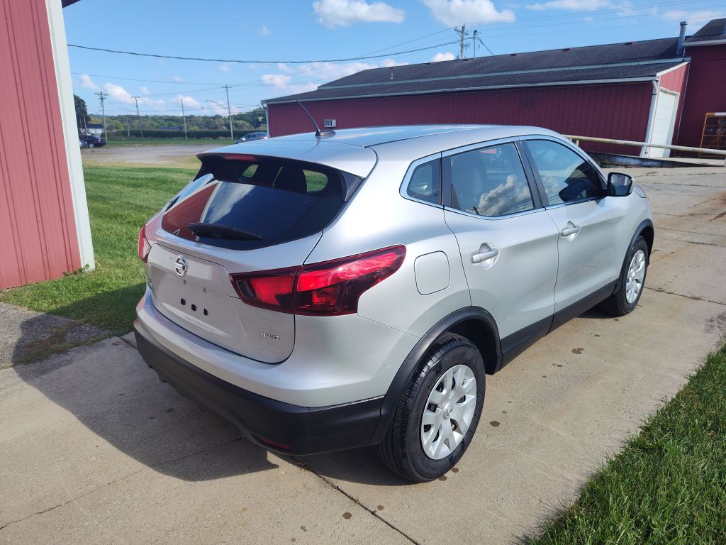 Photo 3 of this NISSAN ROGUE SPORT