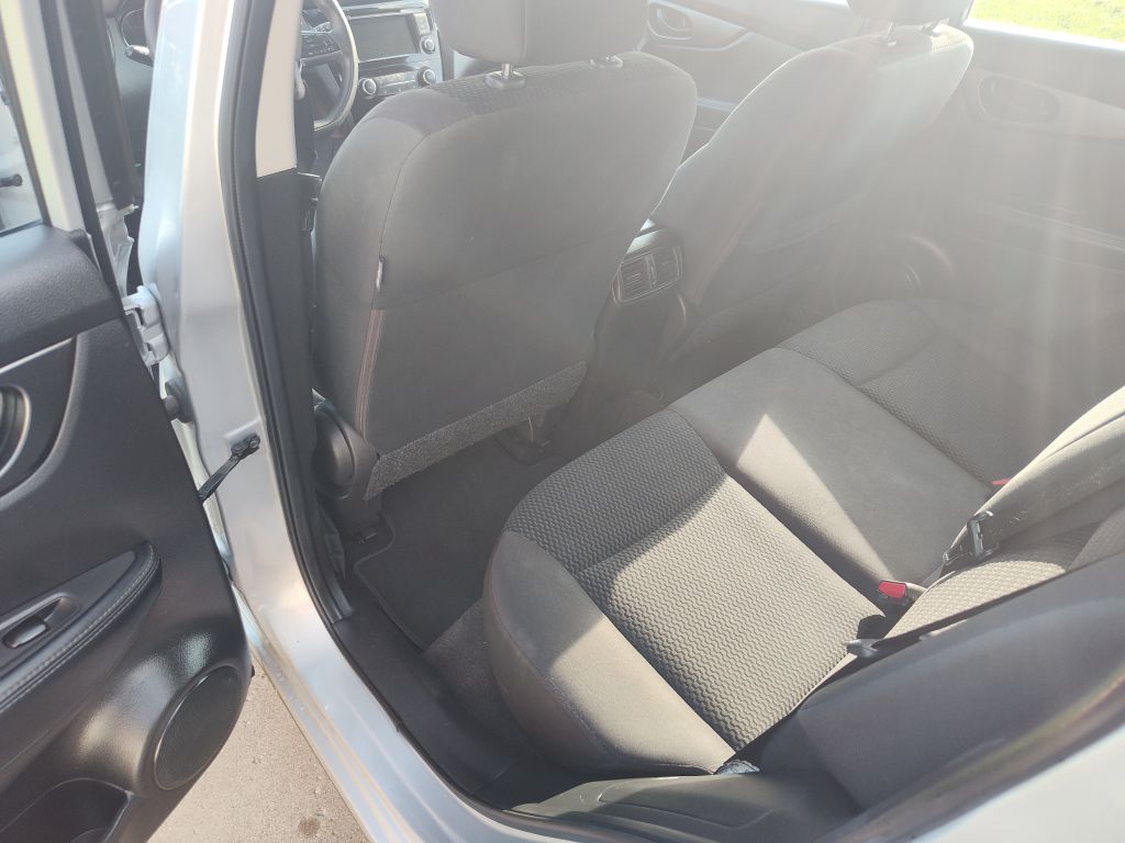 Photo 6 of this NISSAN ROGUE SPORT