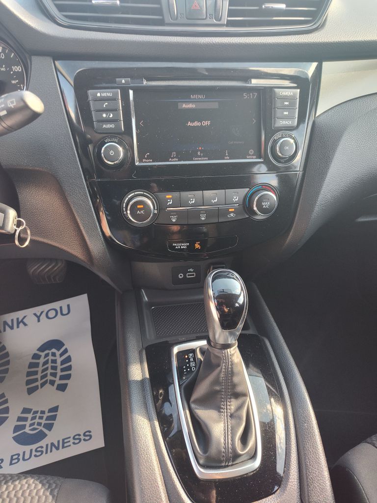 Photo 8 of this NISSAN ROGUE SPORT
