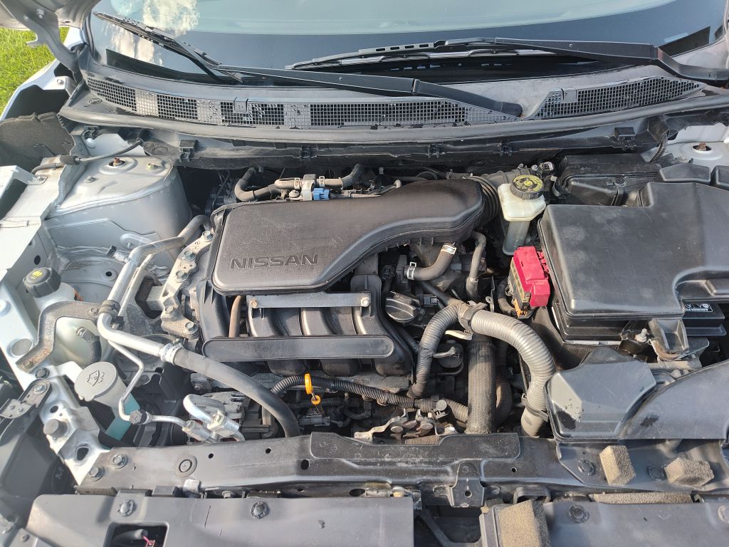 Photo 9 of this NISSAN ROGUE SPORT