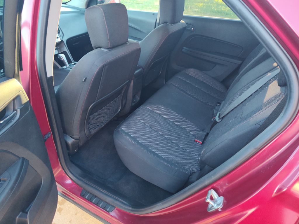 Photo 6 of this CHEVROLET EQUINOX
