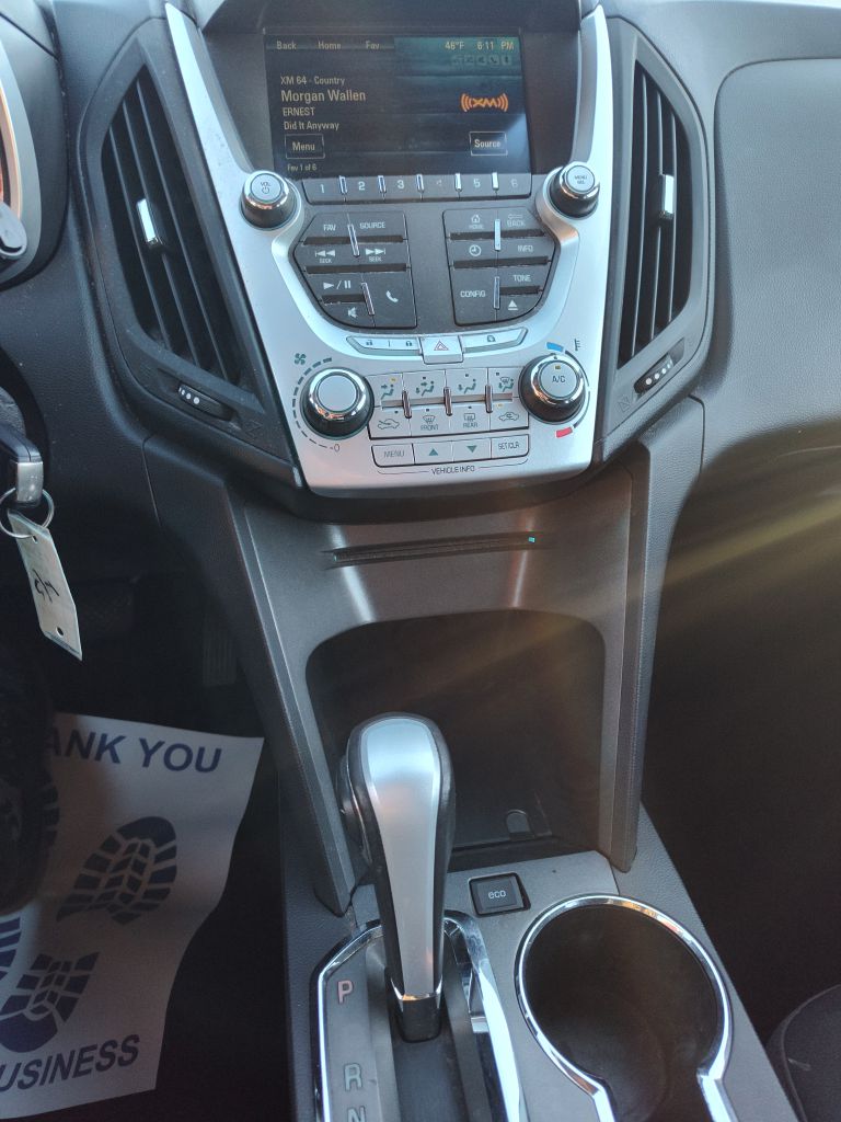 Photo 8 of this CHEVROLET EQUINOX