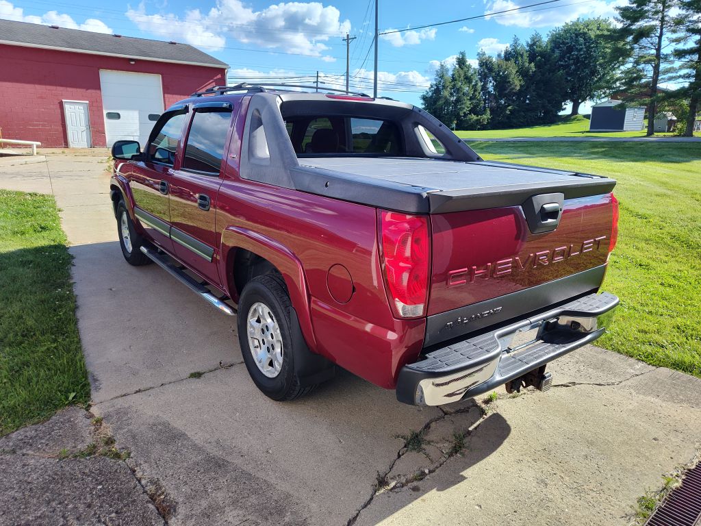 Photo 2 of this CHEVROLET AVALANCHE
