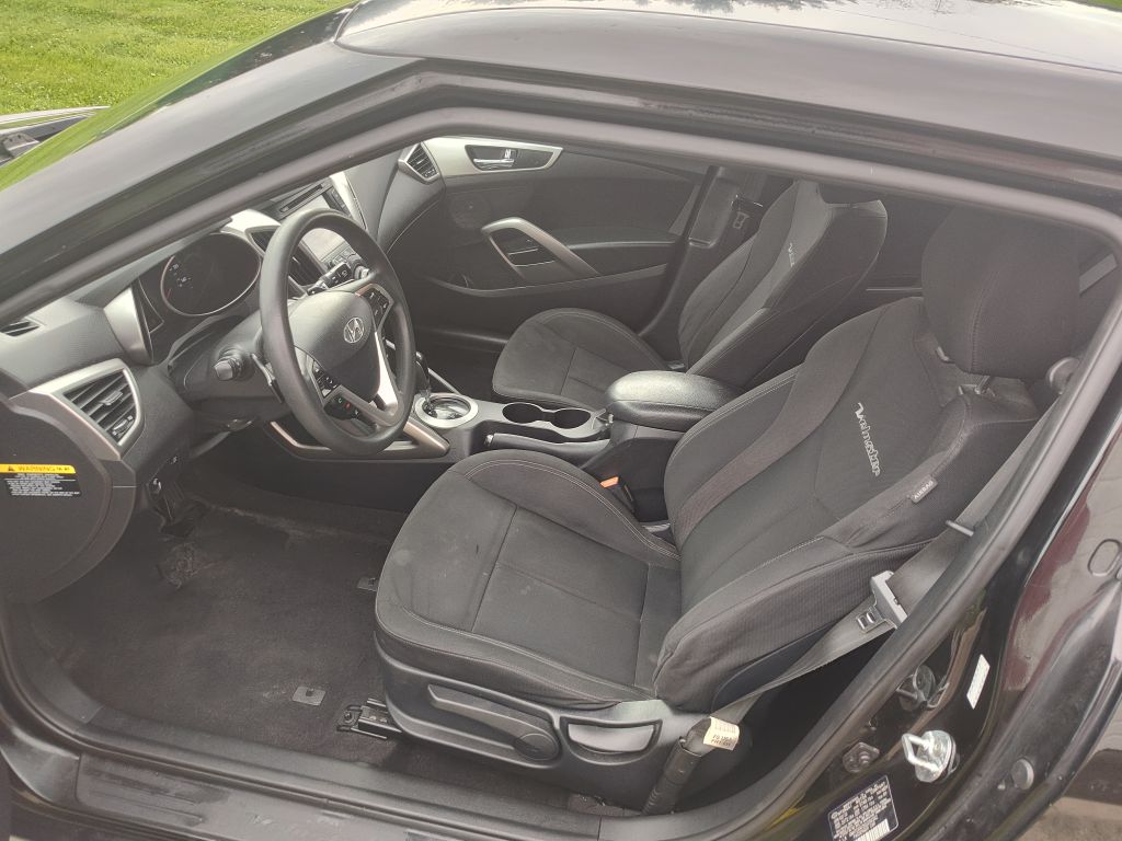 Photo 5 of this HYUNDAI VELOSTER