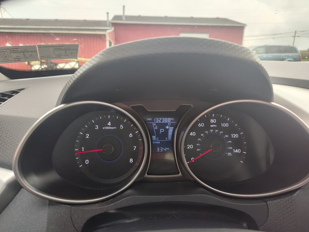 Photo 7 of this HYUNDAI VELOSTER