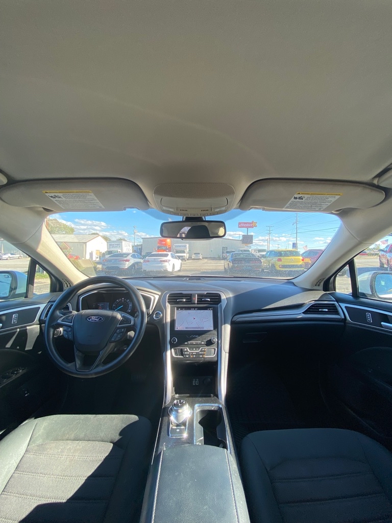 Photo 10 of this FORD FUSION