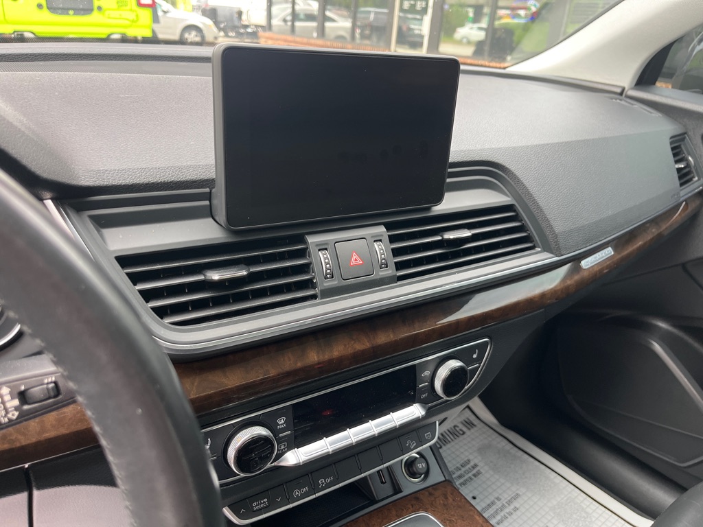 Photo 9 of this AUDI Q5