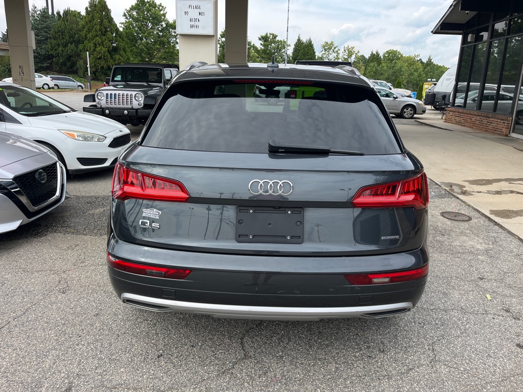 Photo 6 of this AUDI Q5