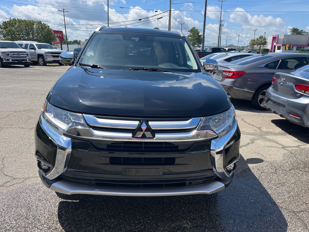 Photo 5 of this MITSUBISHI OUTLANDER
