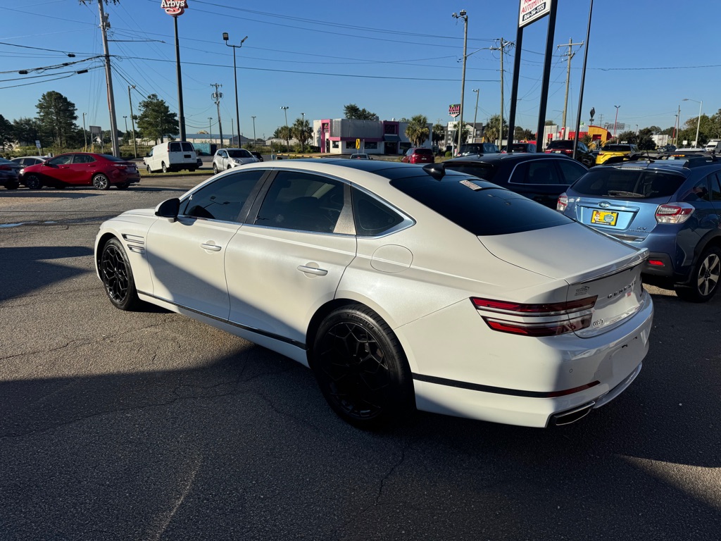 Photo 3 of this GENESIS G80