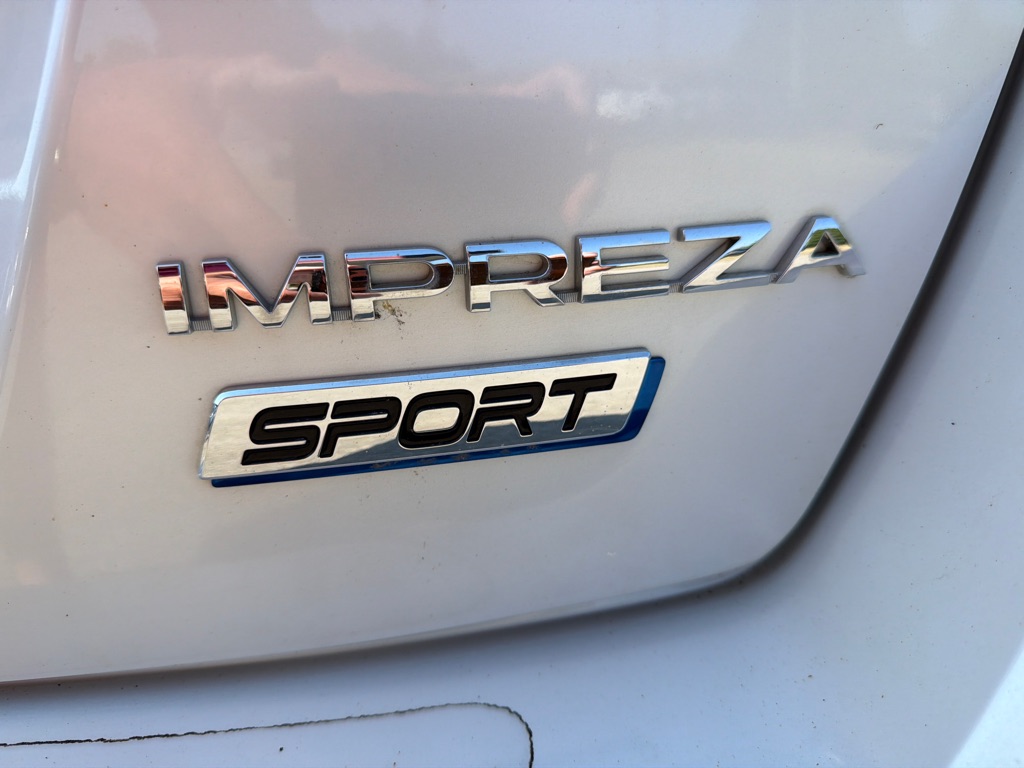 Photo 10 of this SUBARU IMPREZA