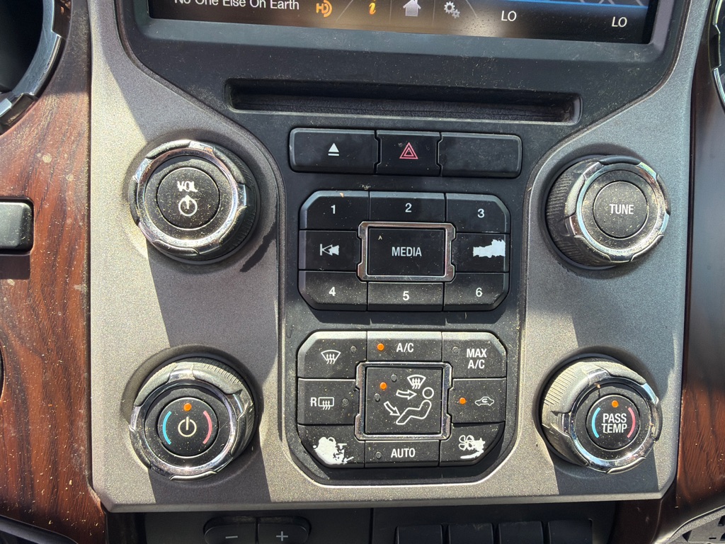 Photo 16 of this FORD F350