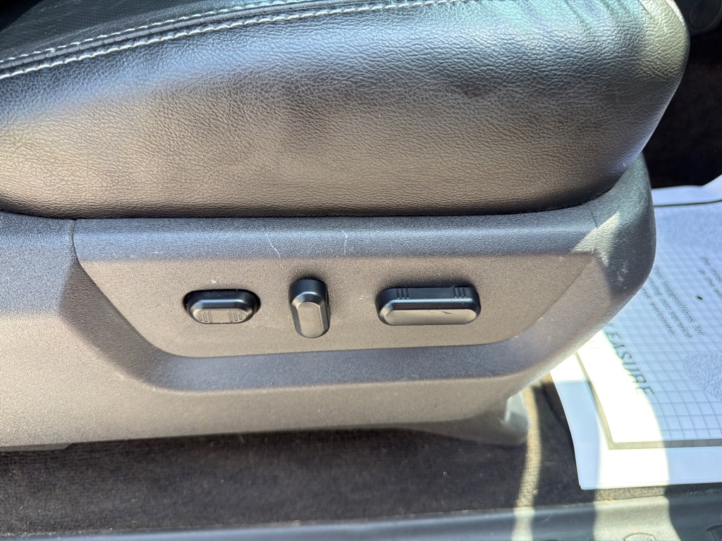 Photo 24 of this FORD F350