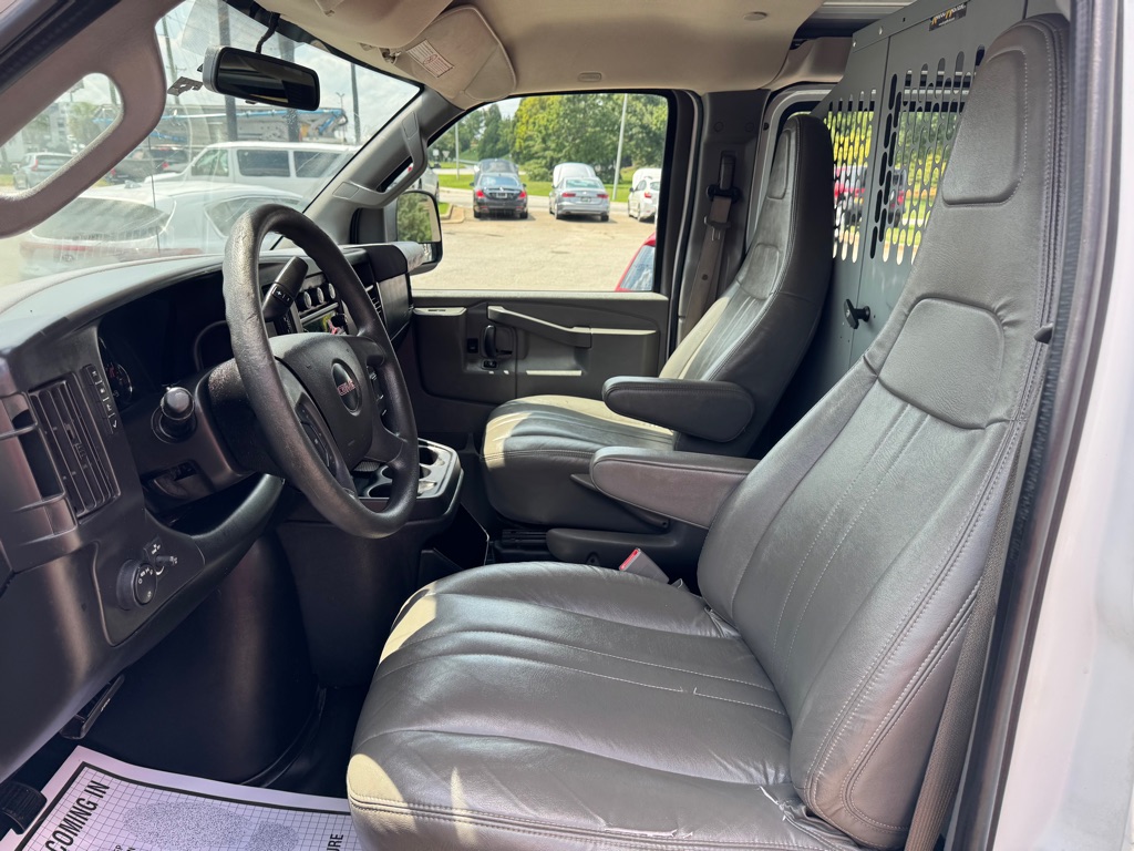 Photo 5 of this GMC SAVANA