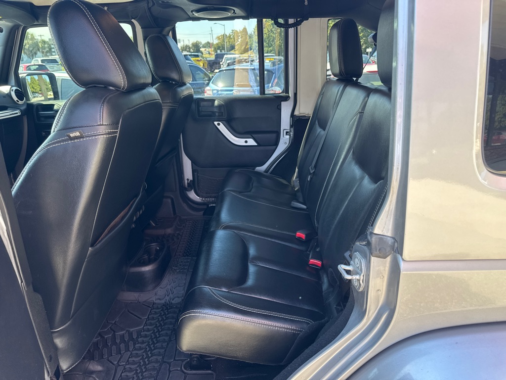 Photo 8 of this JEEP WRANGLER UNLIMI