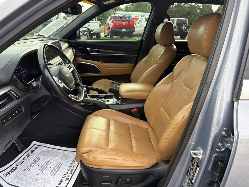 Photo 7 of this KIA TELLURIDE