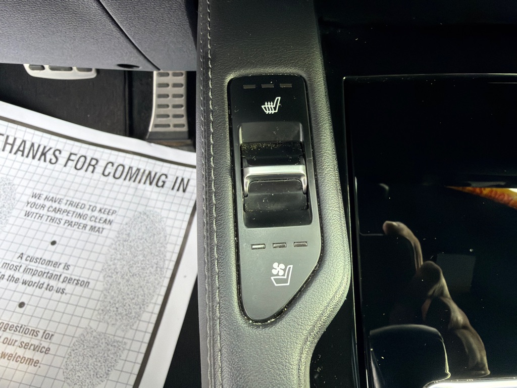 Photo 13 of this KIA TELLURIDE