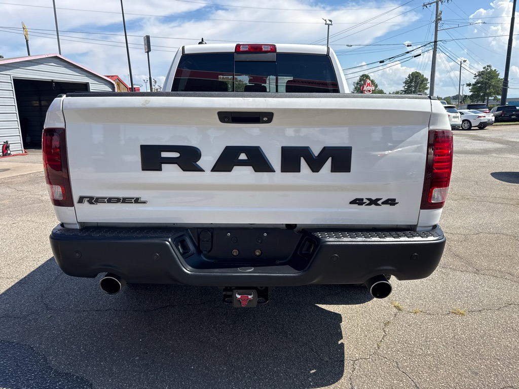 Photo 4 of this RAM 1500